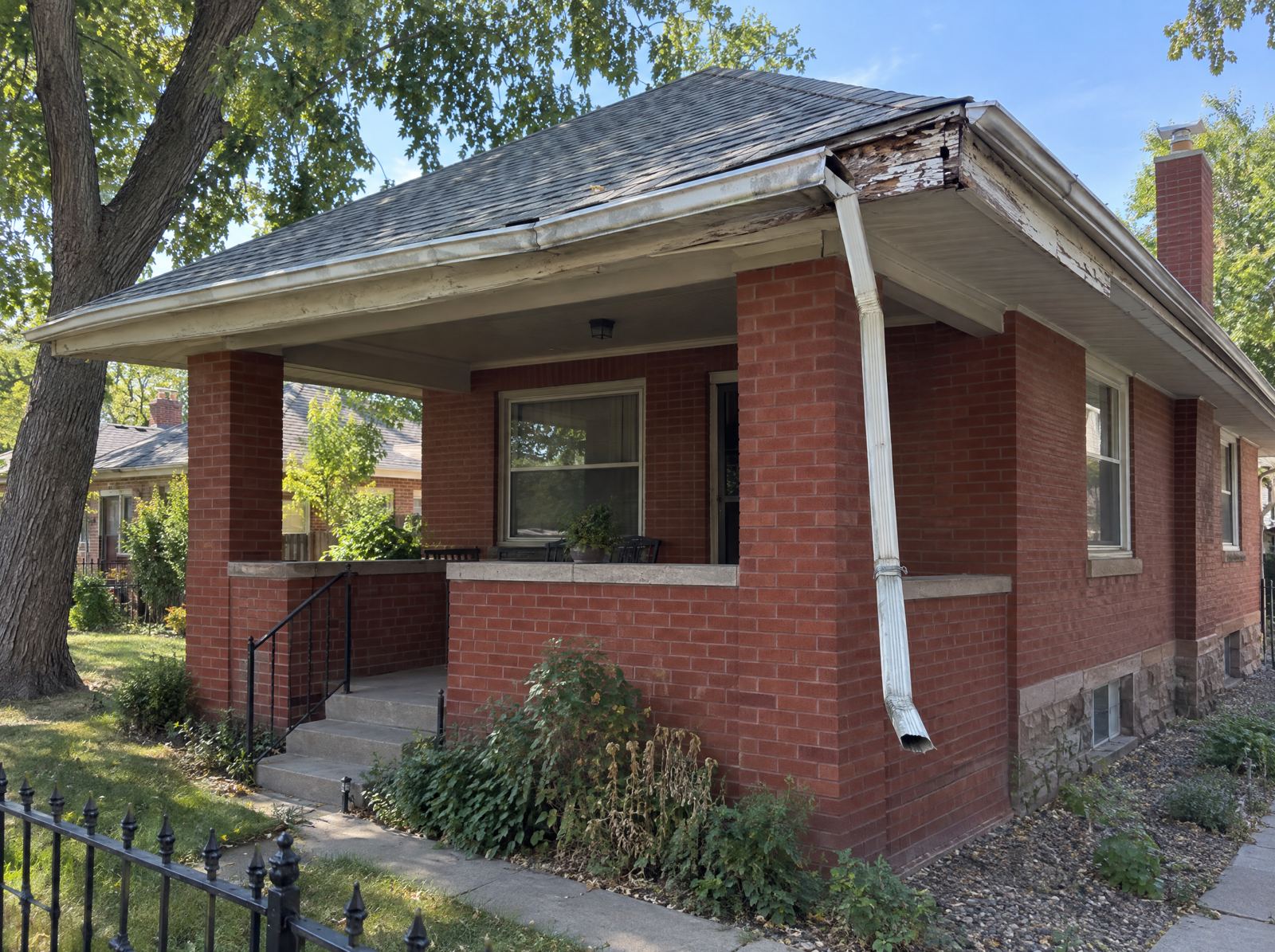 Before the gutter work in Denver, photo 1